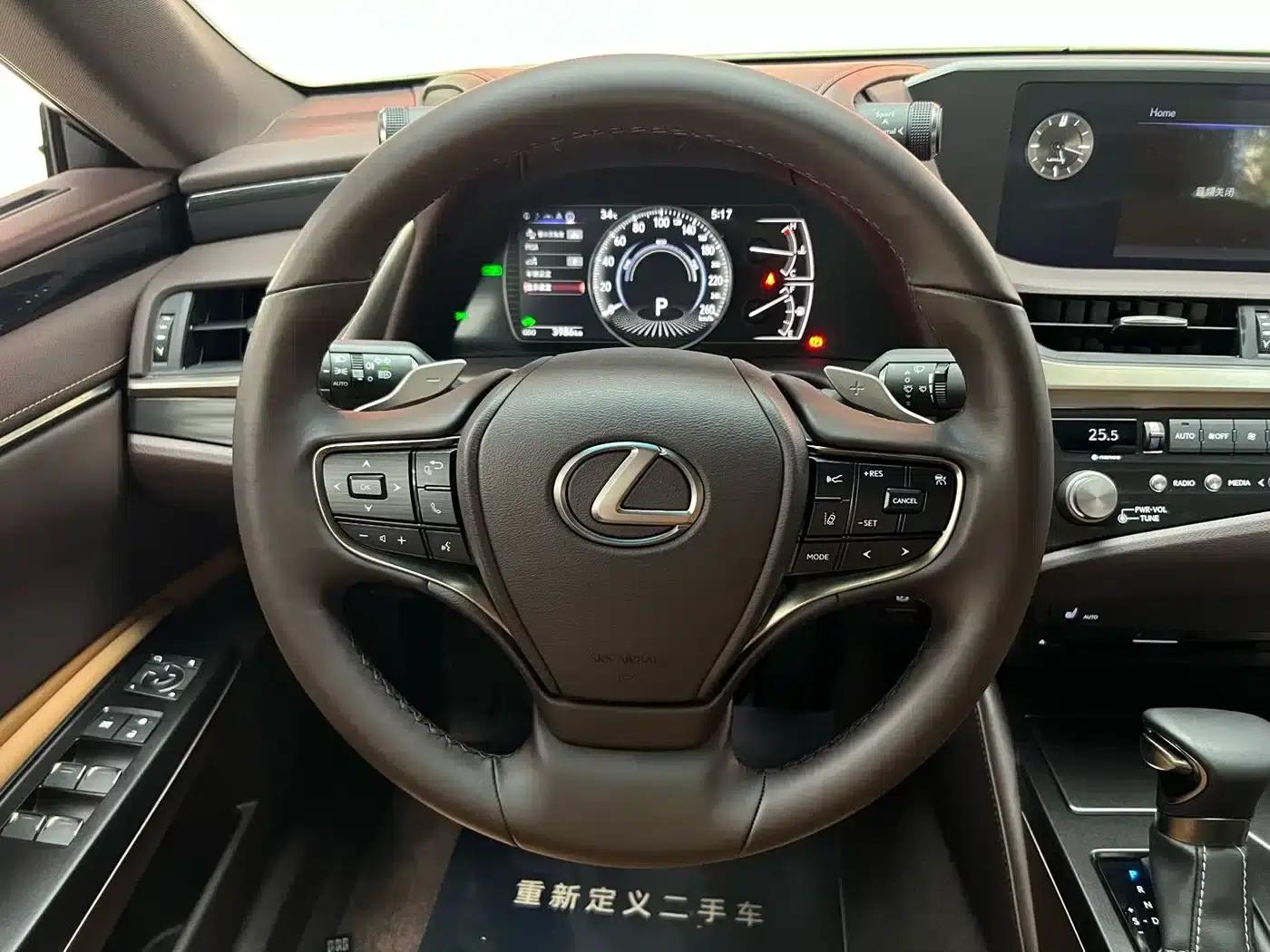 Lexus ES 2021 300h Premium Edition — миниатюра 14
