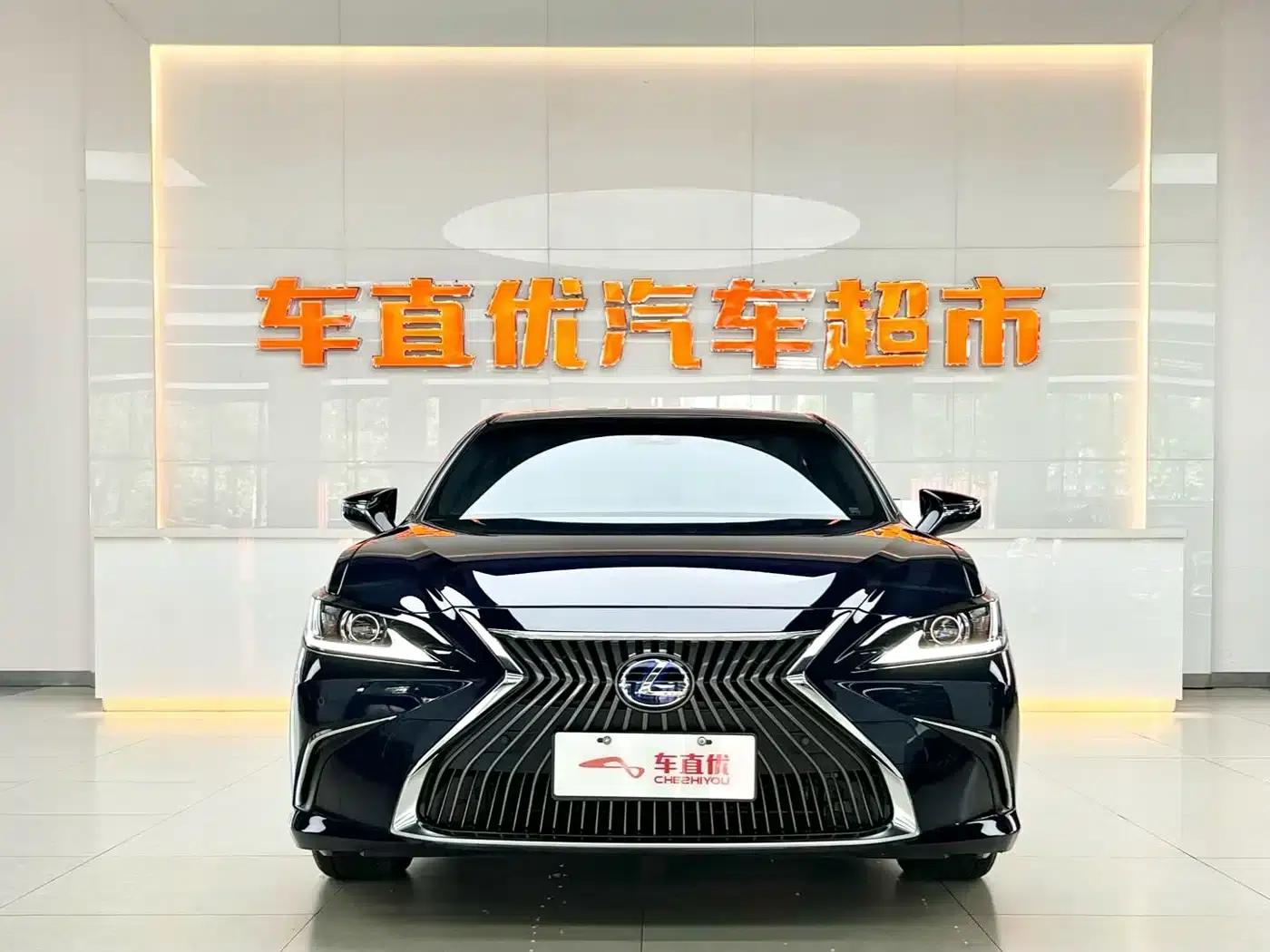 Lexus ES 2021 300h Premium Edition — миниатюра 3