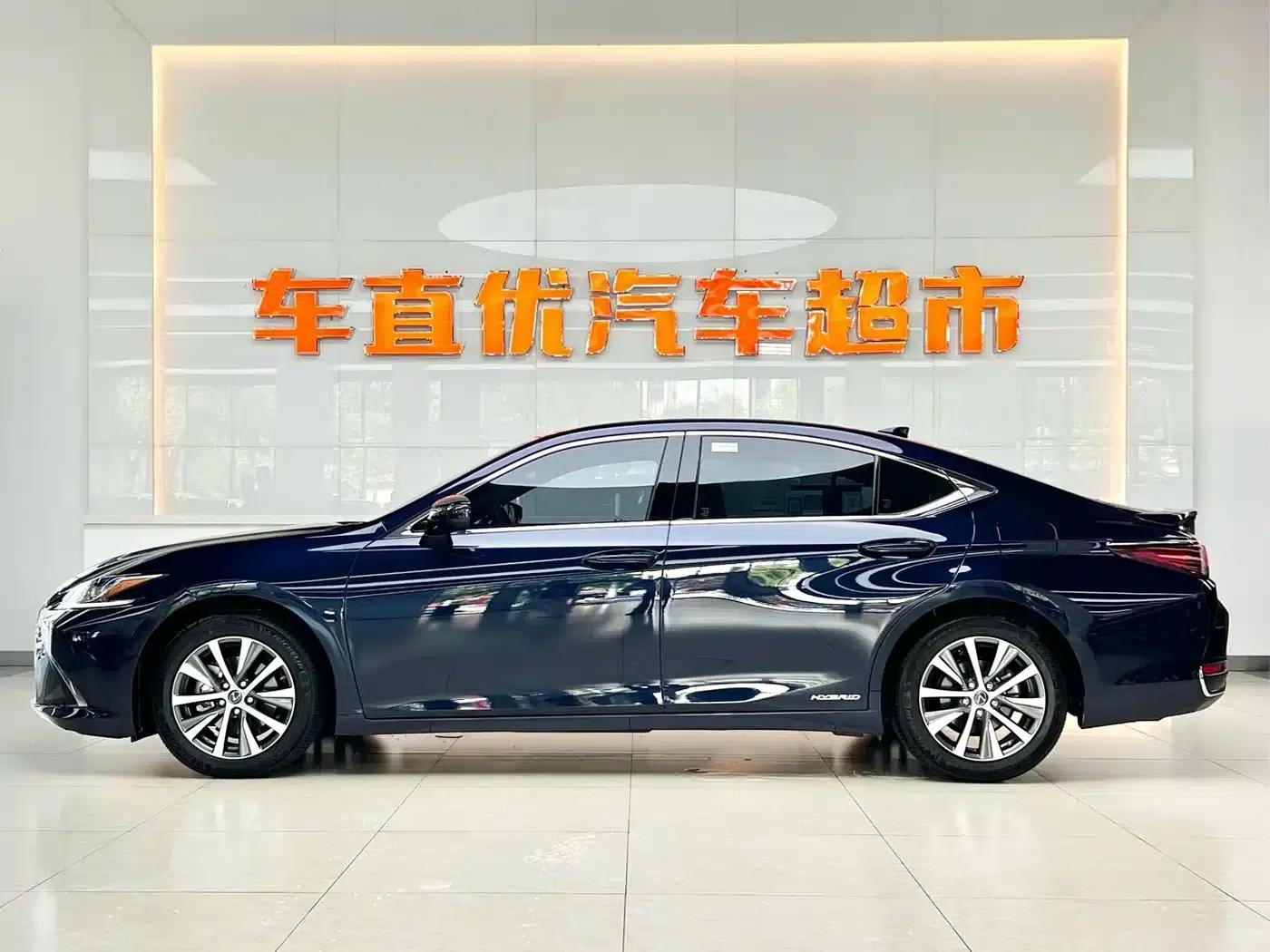 Lexus ES 2021 300h Premium Edition — миниатюра 4