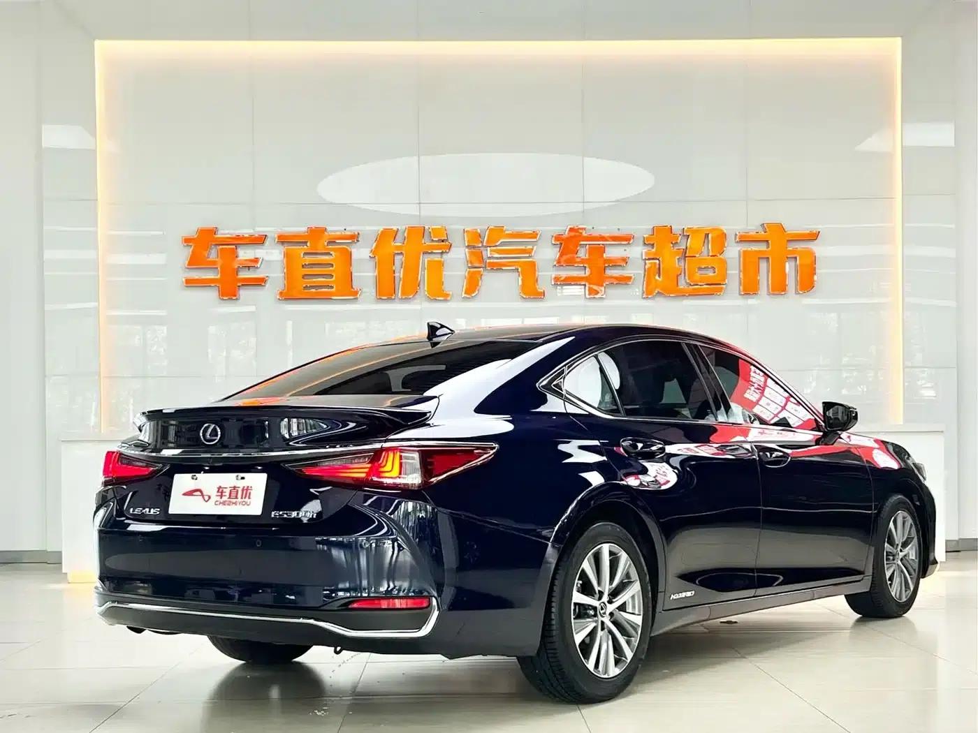 Lexus ES 2021 300h Premium Edition — миниатюра 5