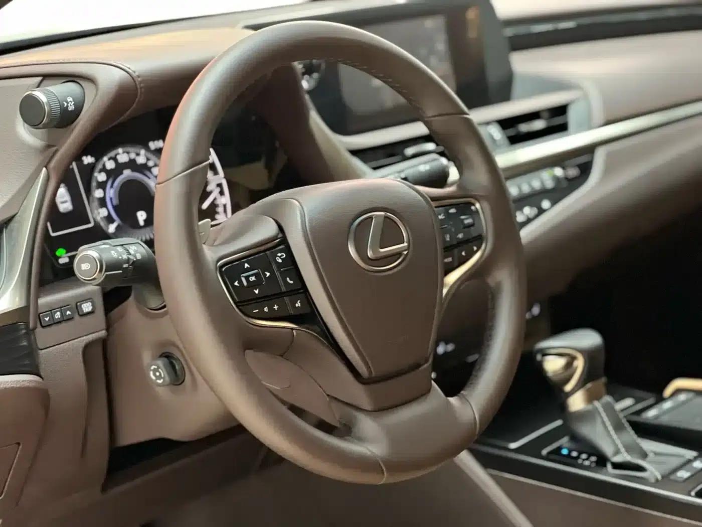 Lexus ES 2021 300h Premium Edition — миниатюра 7