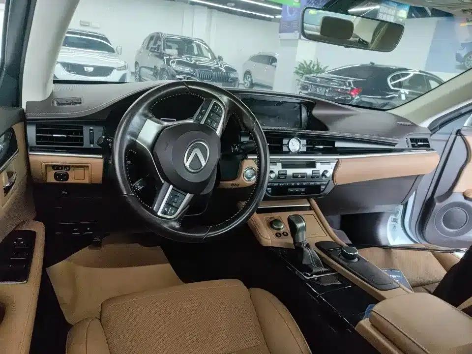 Lexus ES 2015 200 Elite Edition — миниатюра 5