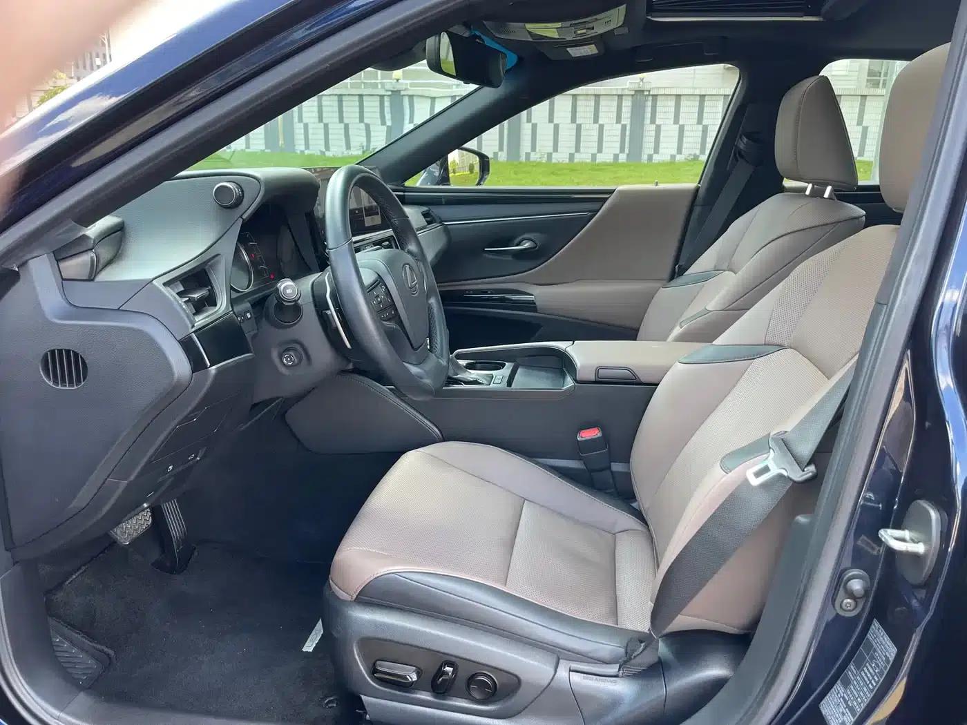 Lexus ES 2022 300h Premium Edition — миниатюра 4
