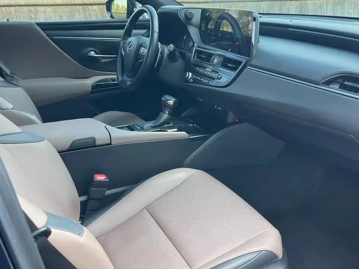 Lexus ES 2022 300h Premium Edition — миниатюра 10
