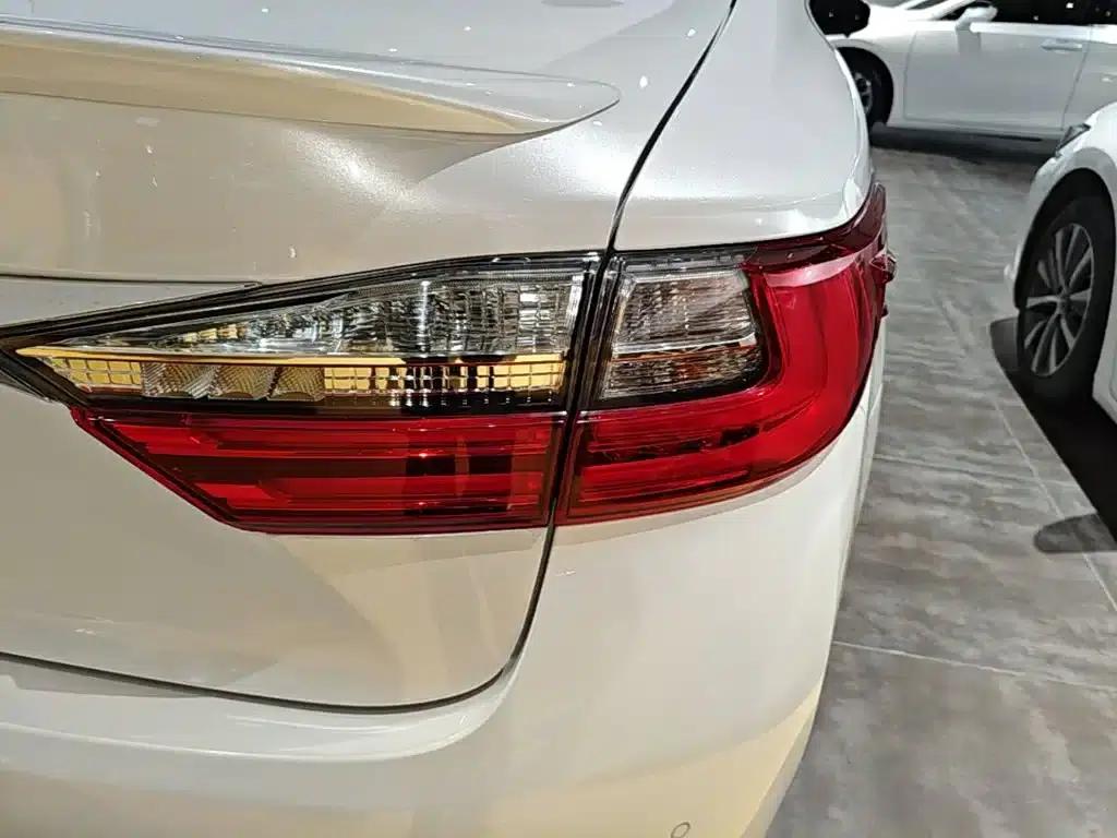 Lexus ES 2015 200 Elite Edition — миниатюра 8