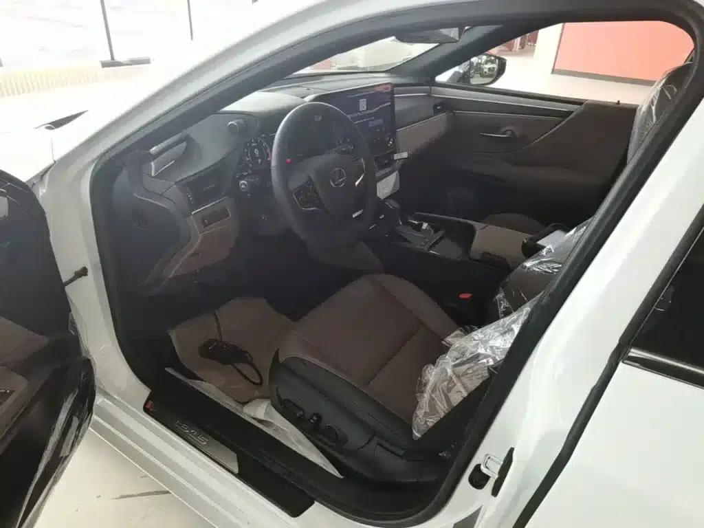 Lexus ES 2025 200 Premium Edition — миниатюра 15