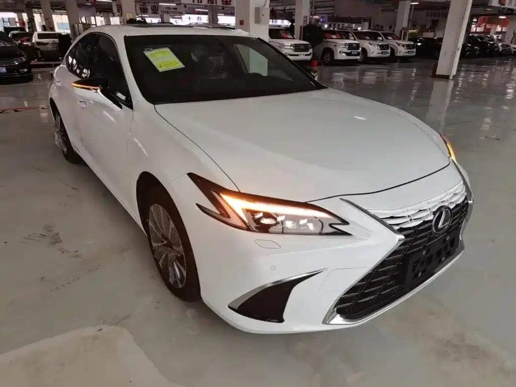 Lexus ES 2025 200 Premium Edition — миниатюра 4
