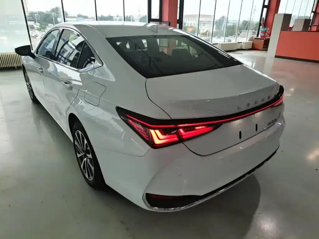 Lexus ES 2025 200 Premium Edition — миниатюра 5