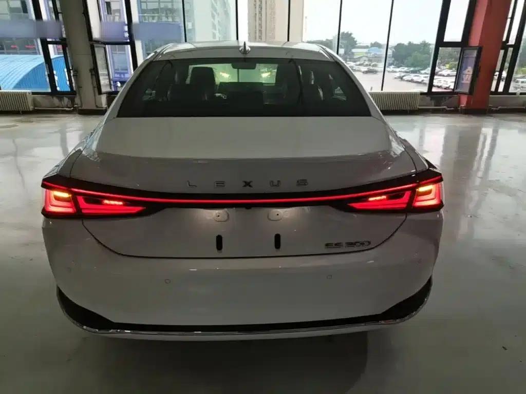 Lexus ES 2025 200 Premium Edition — миниатюра 6