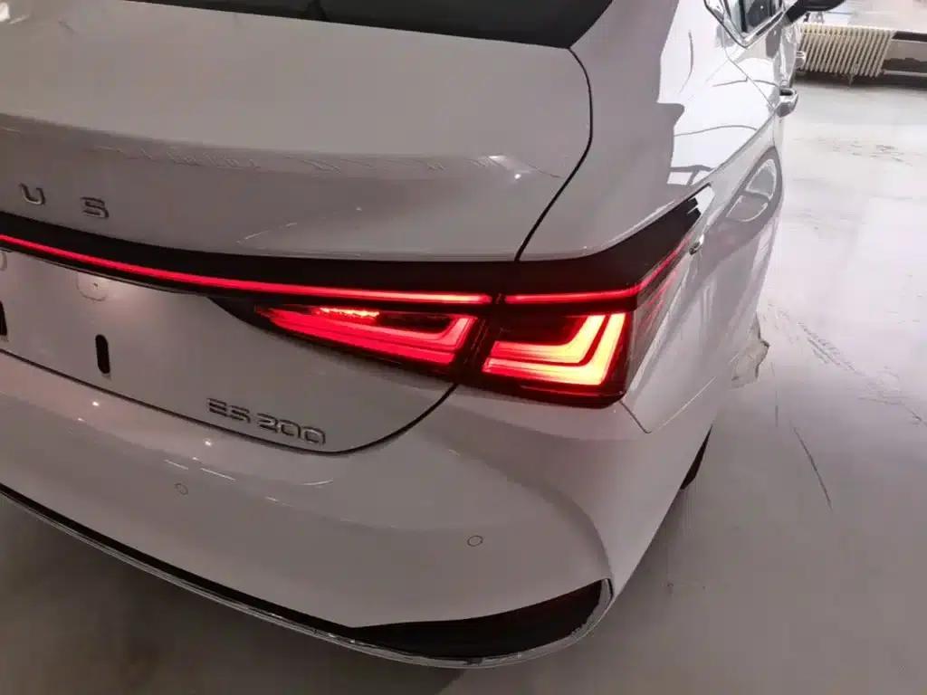 Lexus ES 2025 200 Premium Edition — миниатюра 8