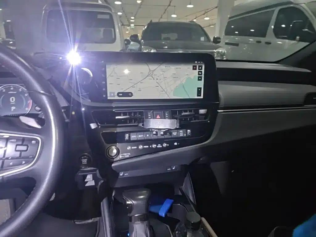 Lexus ES 2022 200 Premium Edition — миниатюра 13