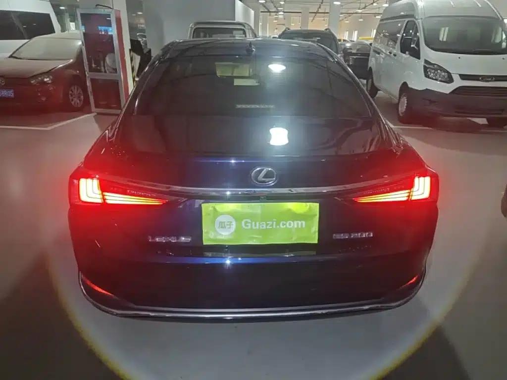 Lexus ES 2022 200 Premium Edition — миниатюра 6