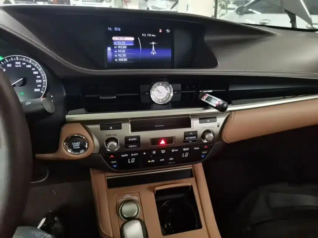 Lexus ES 2015 200 Elite Edition — миниатюра 13