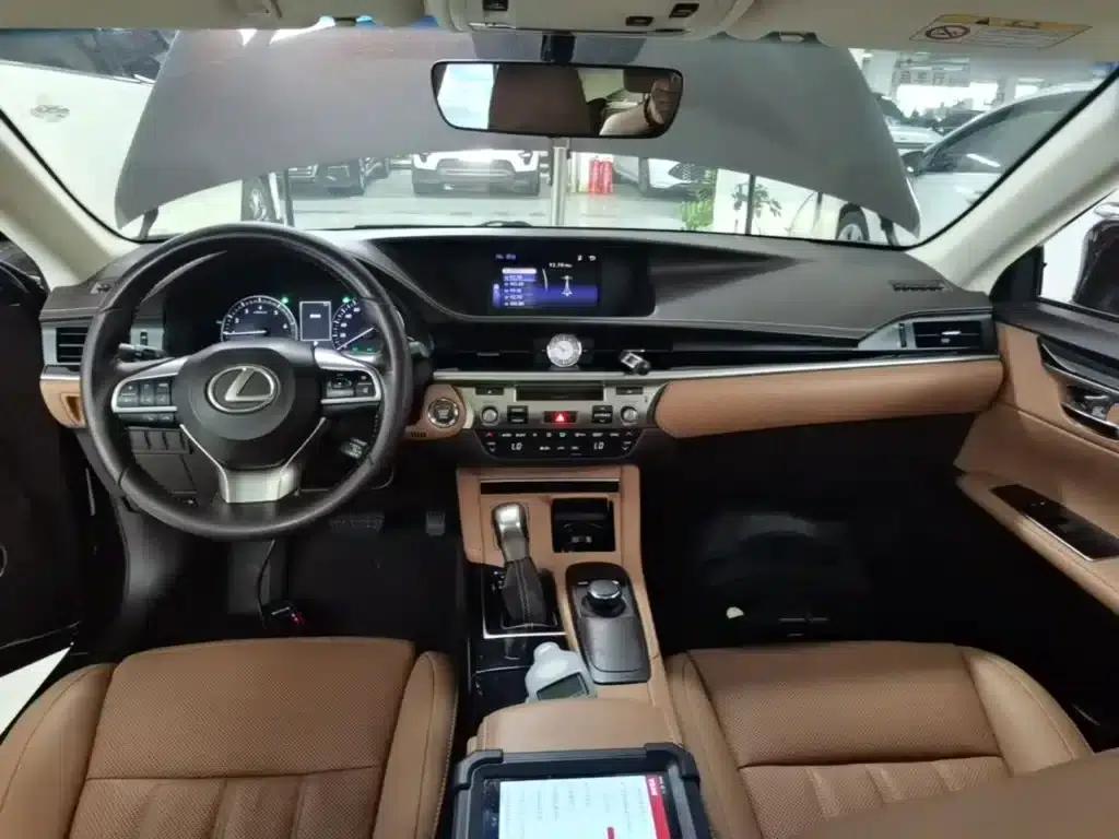 Lexus ES 2015 200 Elite Edition — миниатюра 10
