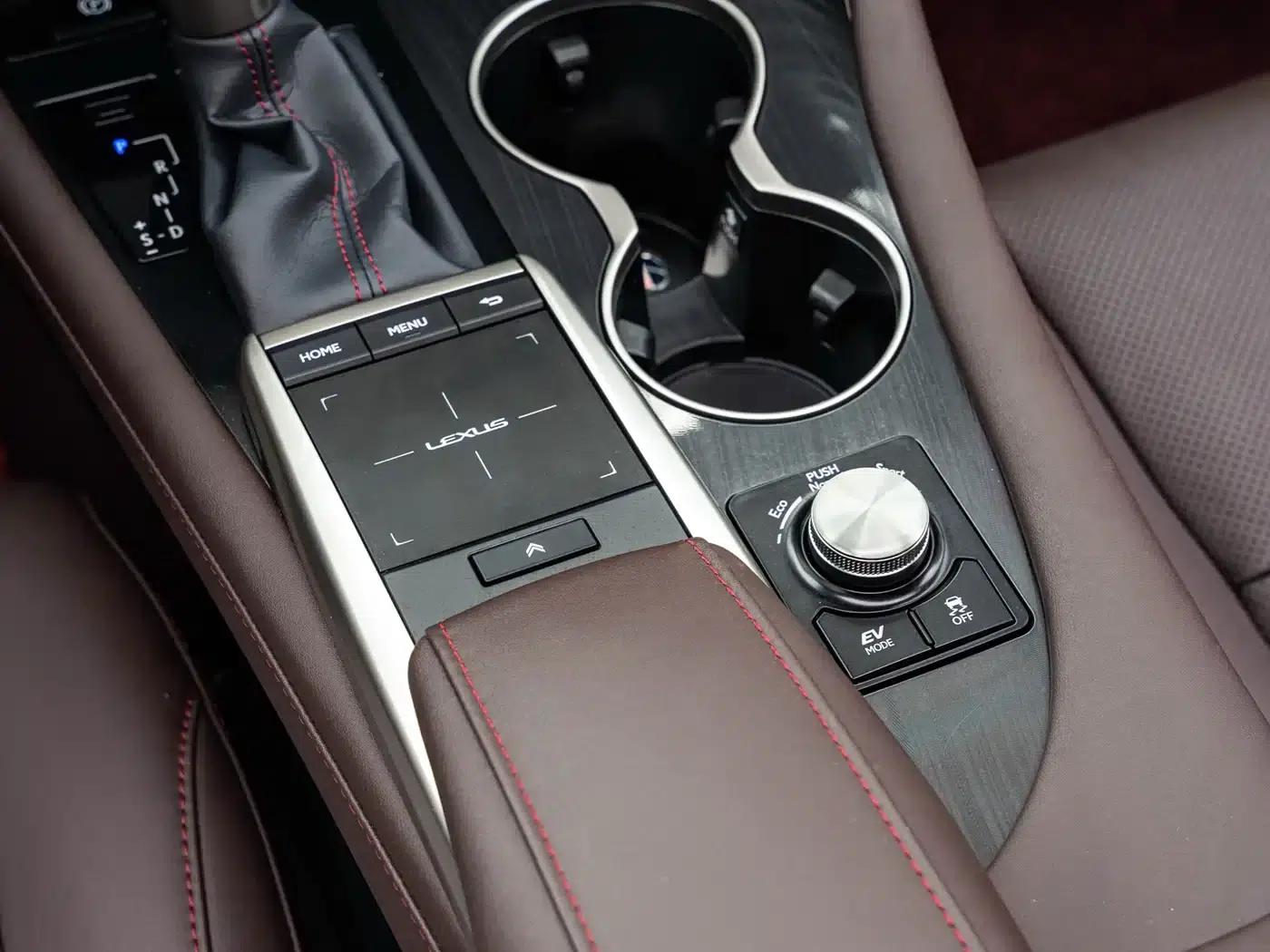 Lexus RX 2020 Facelift 450hL AWD Elegant 7-Seater — миниатюра 24