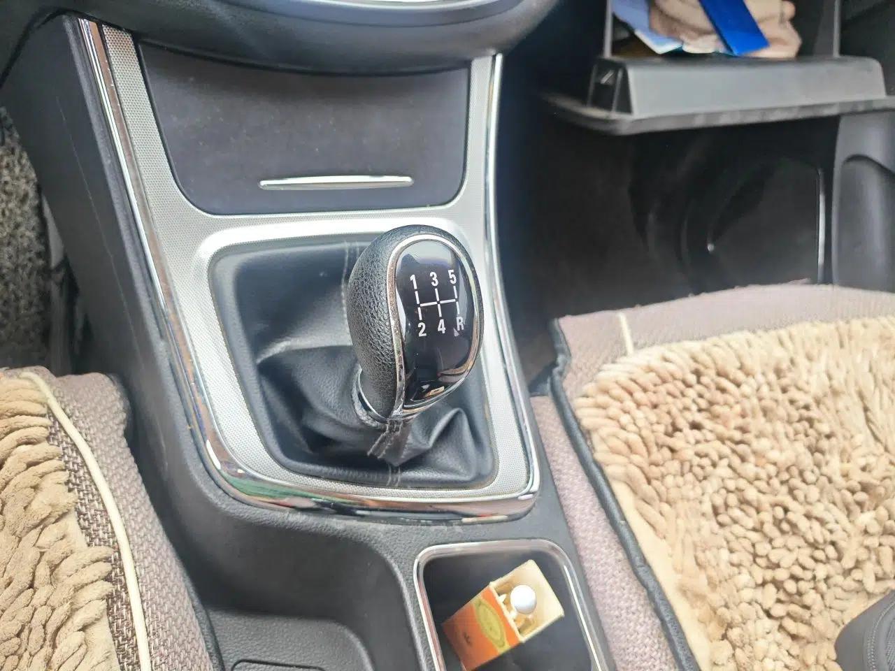 Baojun 560 2015 1.8L Manual Elite Edition — миниатюра 14