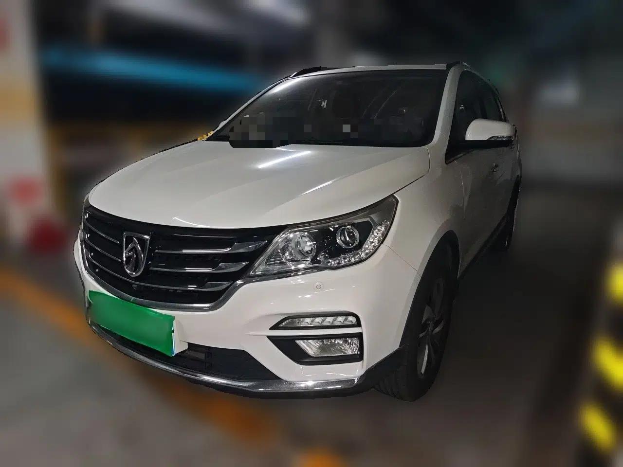 Baojun 560 2017 Rhythmic Edition 1.5T Manual Premium Model — миниатюра 1