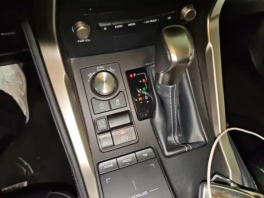 Lexus NX 2020 200 FWD Sport Edition (China V Emission Standard) — миниатюра 10