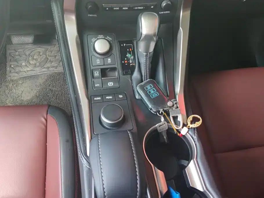 Lexus NX 2015 200t AWD Sport Edition — миниатюра 16