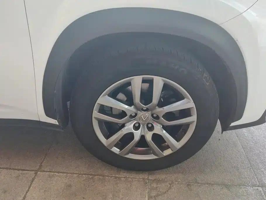 Lexus NX 2015 200t AWD Sport Edition — миниатюра 6