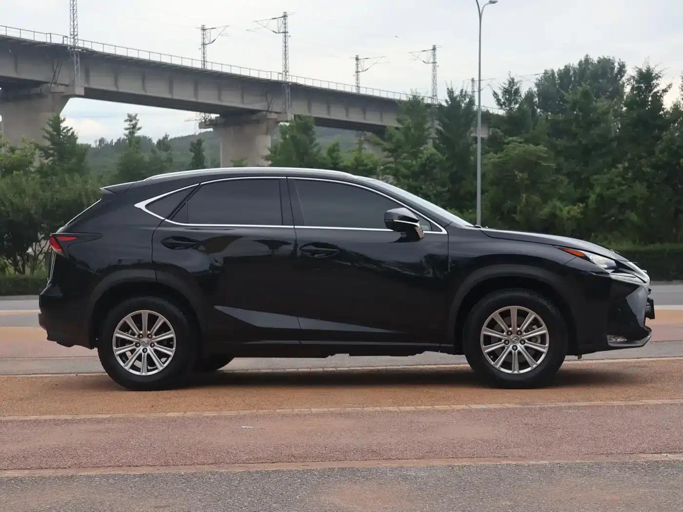 Lexus NX 2016 200 AWD Sport Edition — миниатюра 2