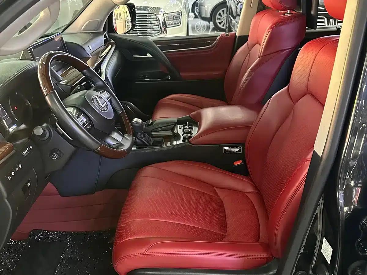 2017 Lexus LX 570 Premium Luxury Edition — миниатюра 4