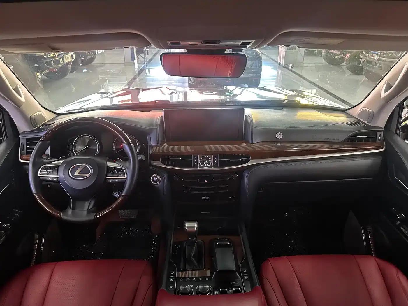 2017 Lexus LX 570 Premium Luxury Edition — миниатюра 5