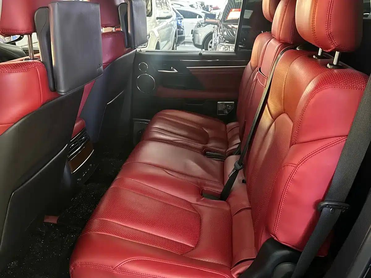 2017 Lexus LX 570 Premium Luxury Edition — миниатюра 6