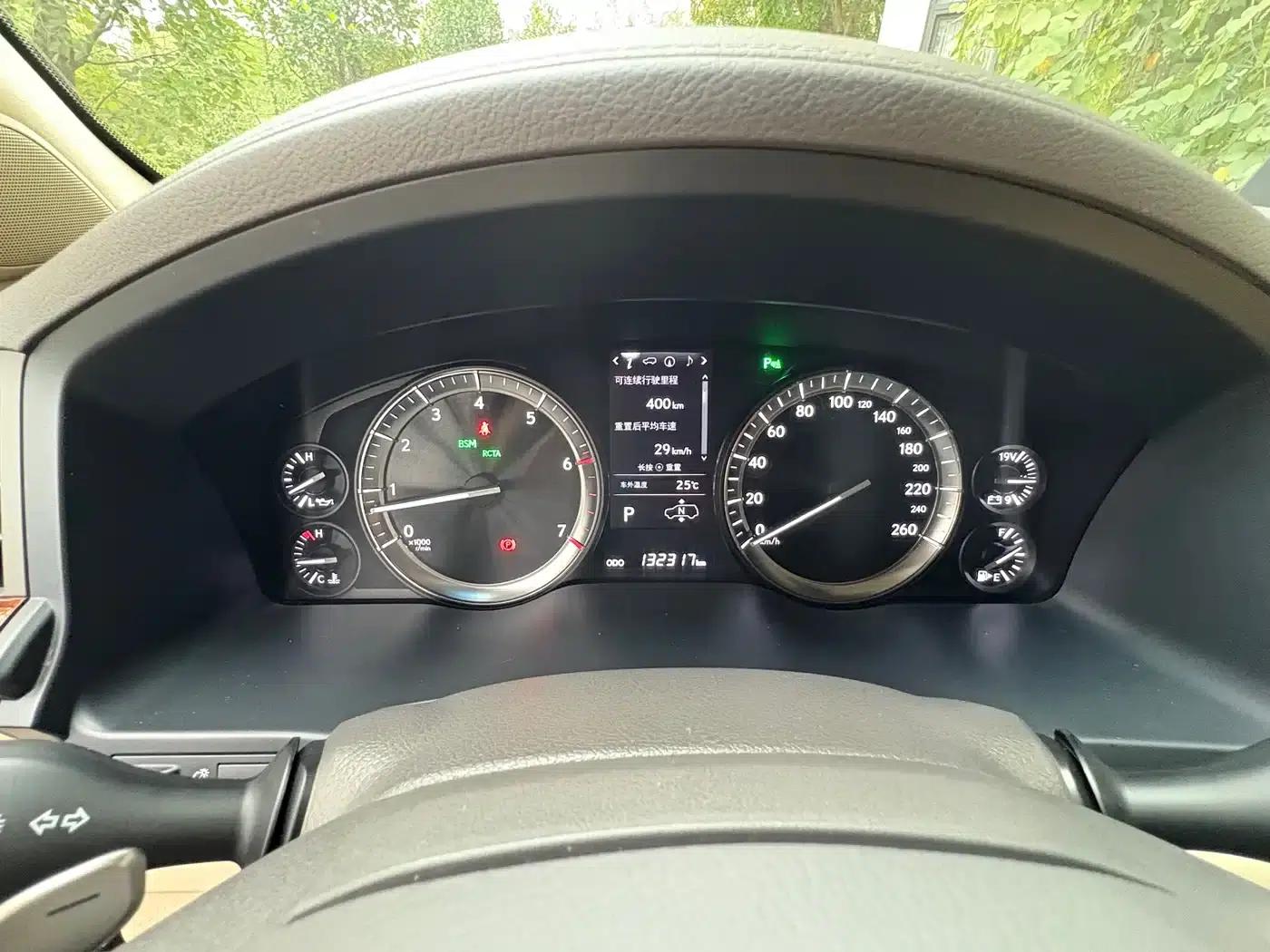 2016 Lexus LX 570 Premium Luxury Edition — миниатюра 15