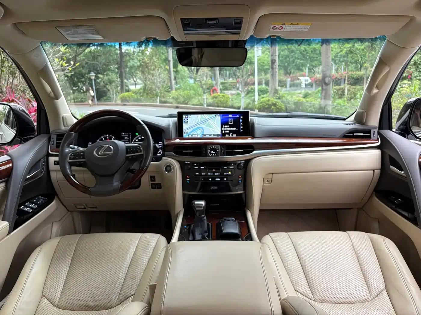 2016 Lexus LX 570 Premium Luxury Edition — миниатюра 19