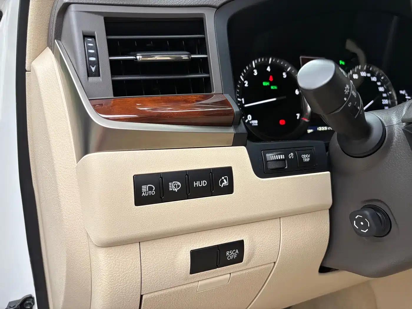 2016 Lexus LX 570 Premium Luxury Edition — миниатюра 7