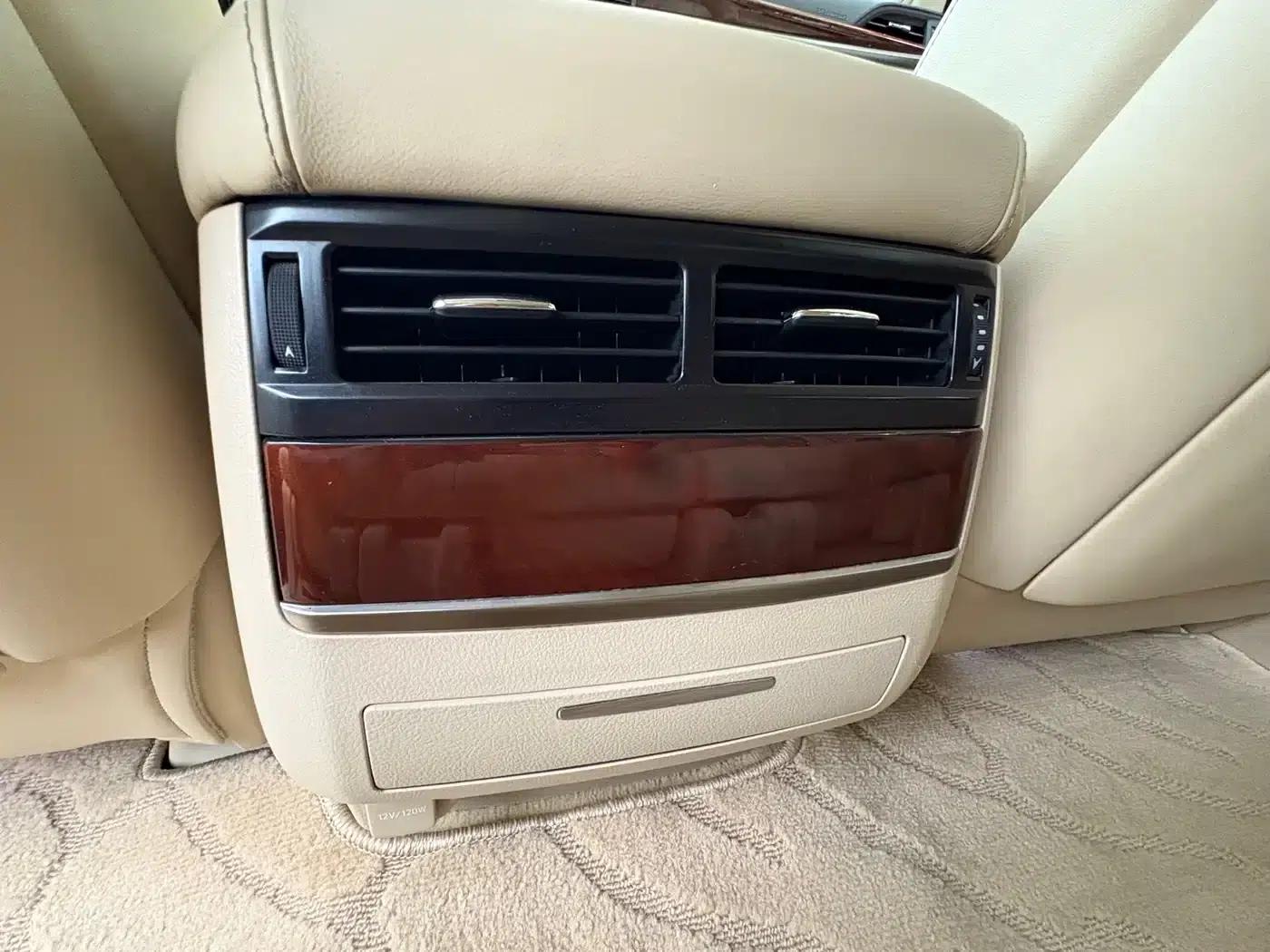 2016 Lexus LX 570 Premium Luxury Edition — миниатюра 10