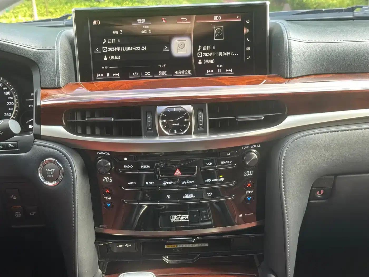 2016 Lexus LX 570 Premium Luxury Edition — миниатюра 8