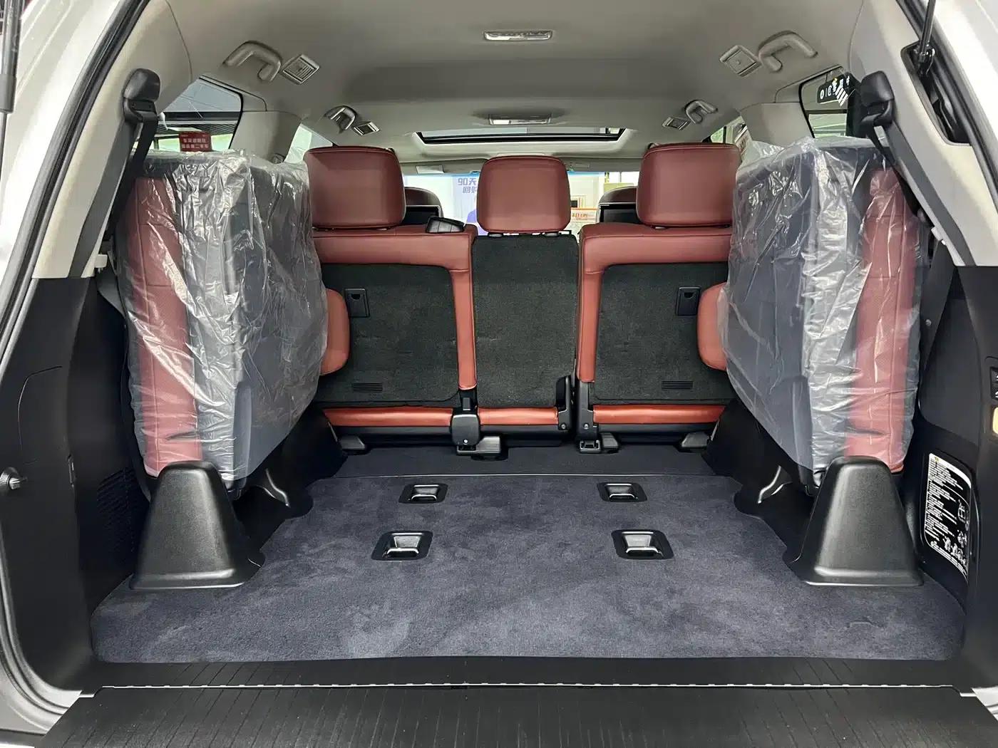 2016 Lexus LX 570 Premium Luxury Edition — миниатюра 6