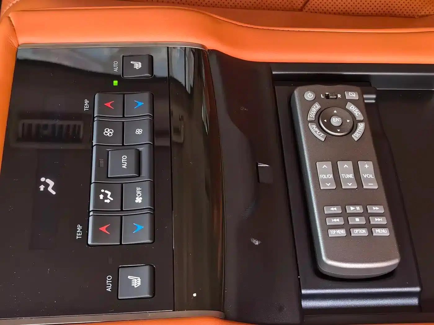 Lexus LX 2019 570 Dynamic Luxury Edition — миниатюра 9