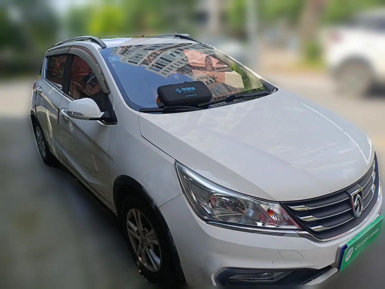 Baojun 310 2016 1.2L Manual Luxury Model — миниатюра 3