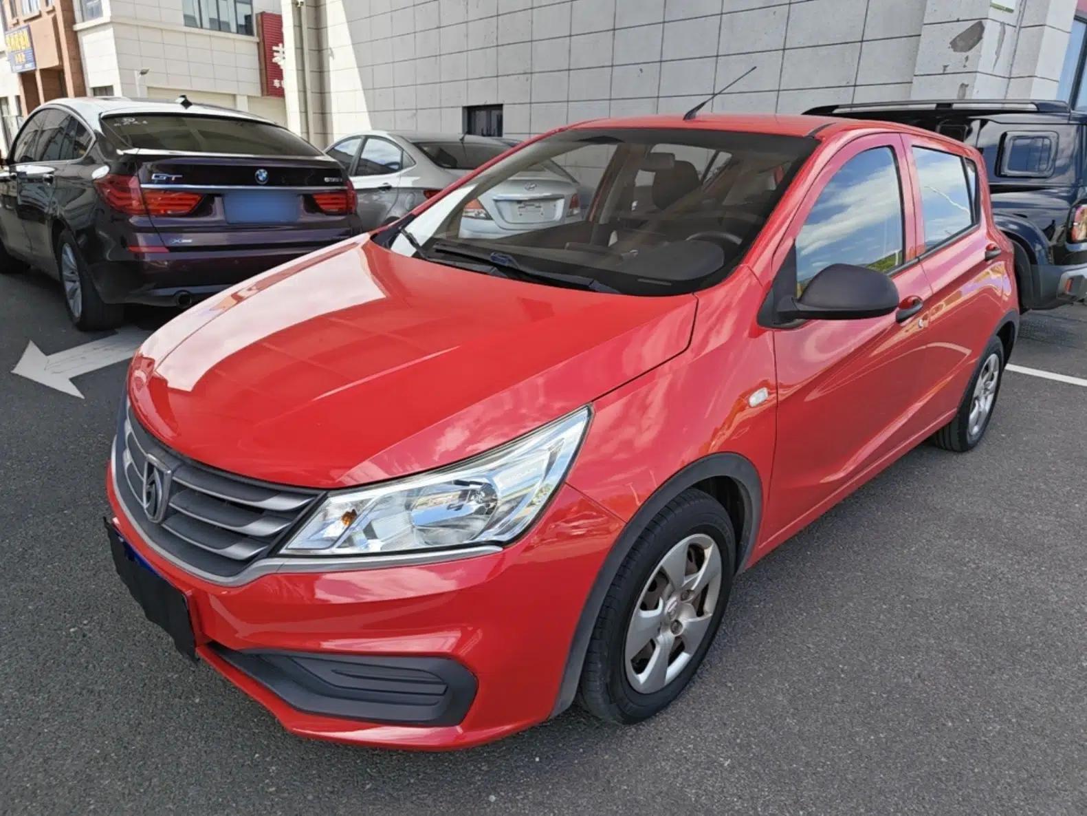 Baojun 310 2016 1.2L Manual Value Edition — миниатюра 1