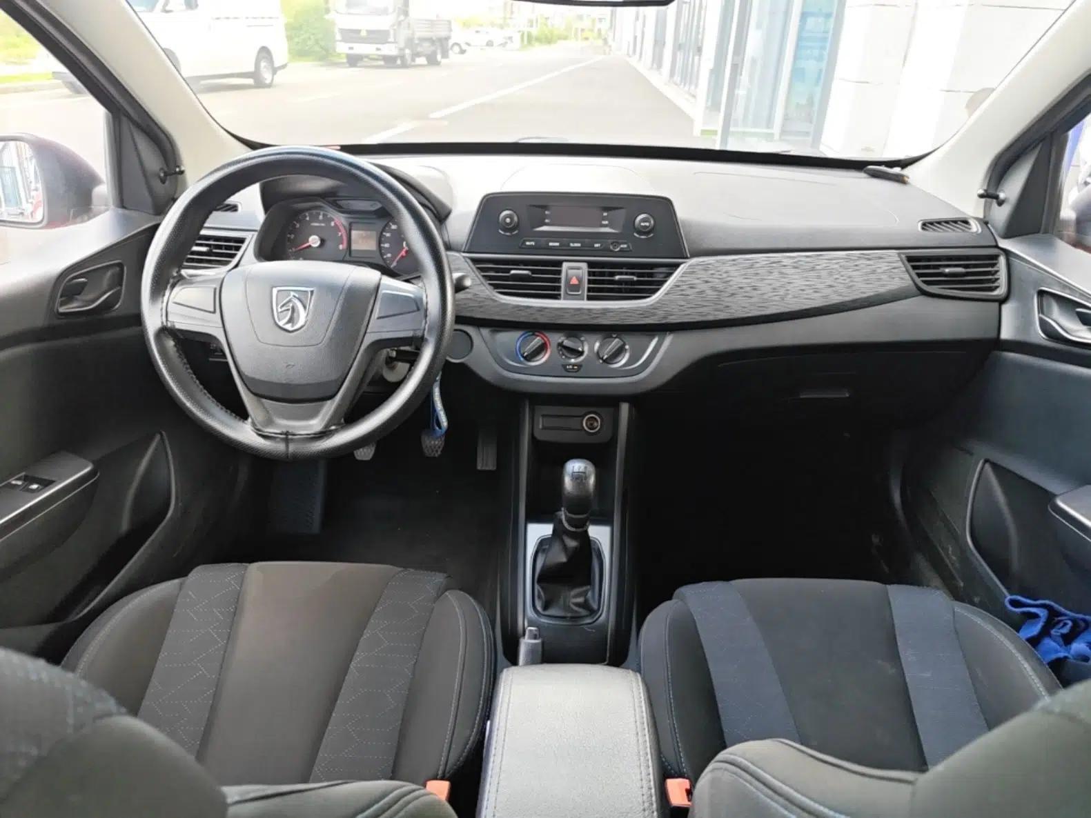 Baojun 310 2016 1.2L Manual Value Edition — миниатюра 12