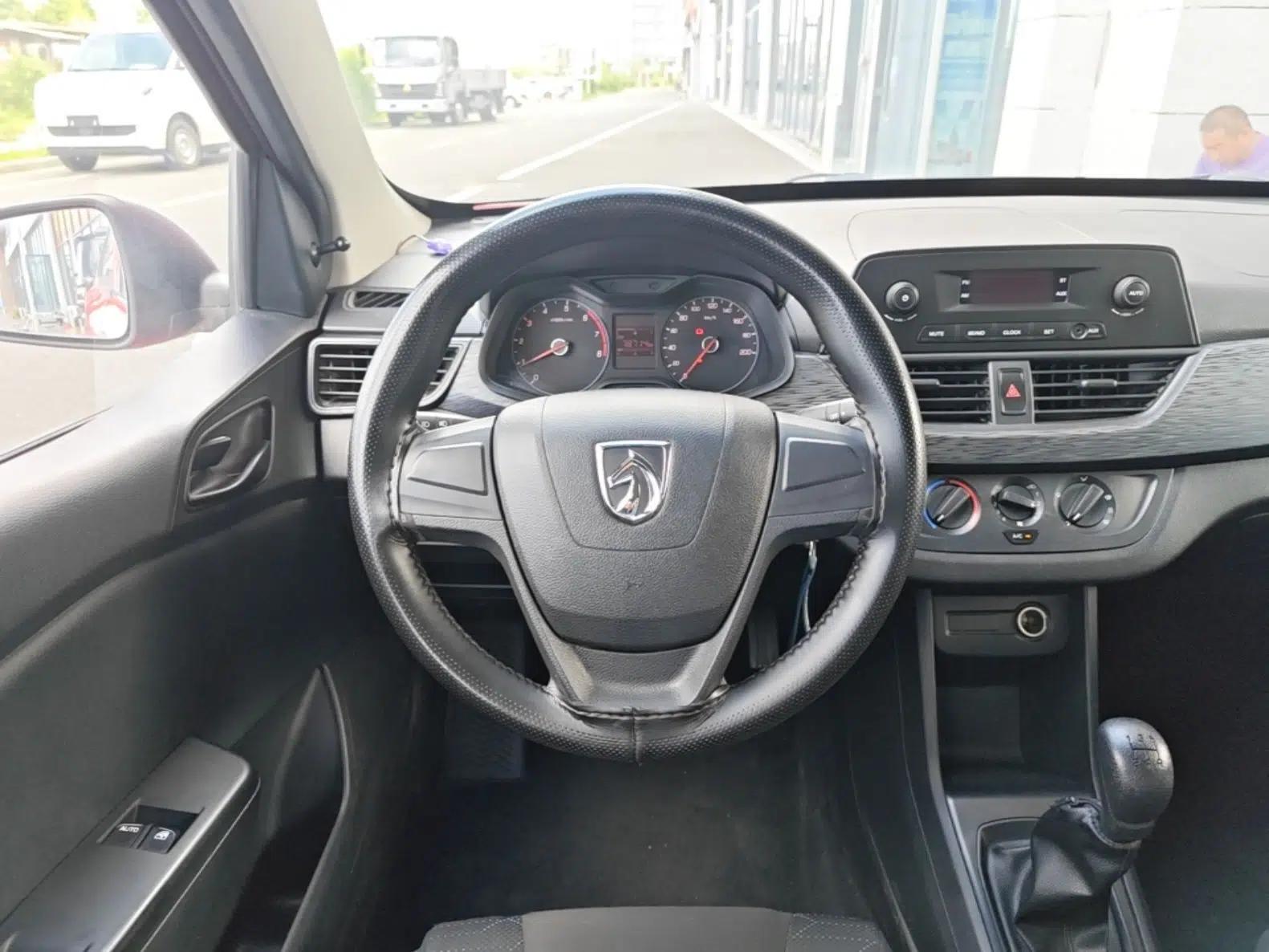 Baojun 310 2016 1.2L Manual Value Edition — миниатюра 13