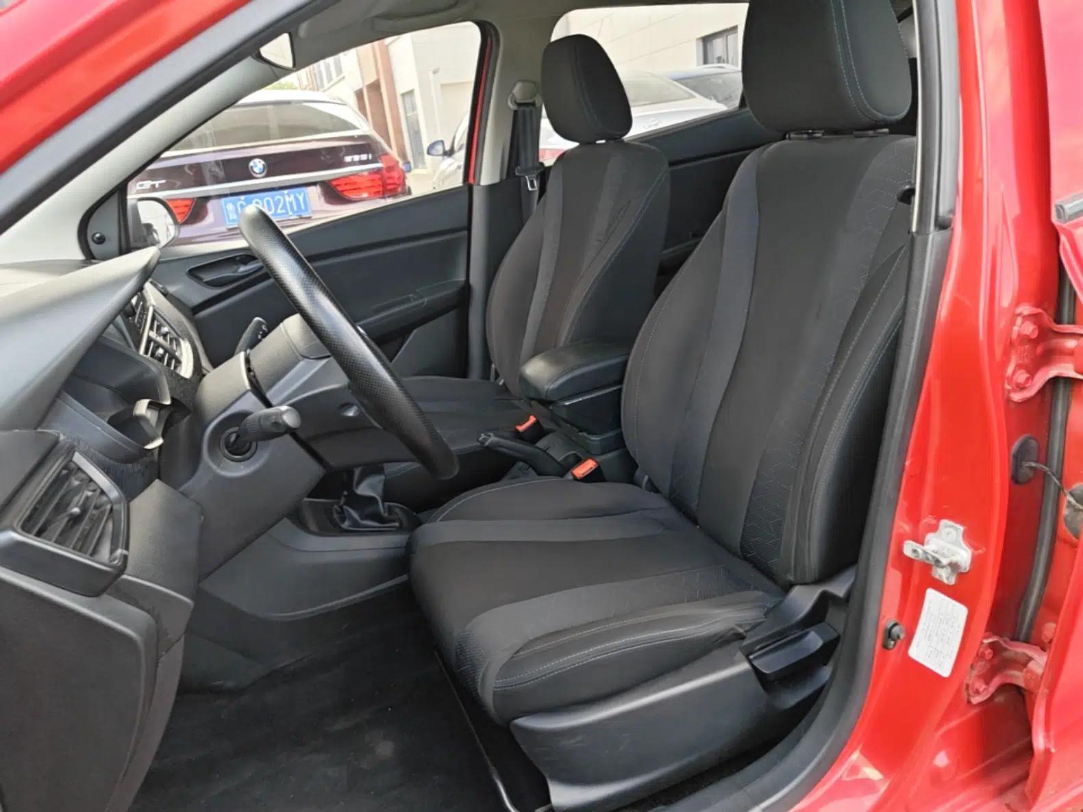 Baojun 310 2016 1.2L Manual Value Edition — миниатюра 17