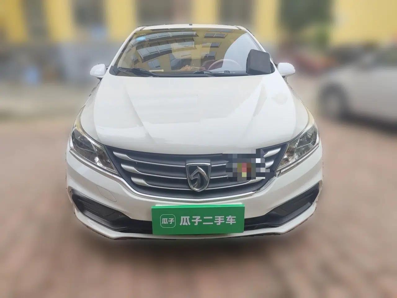 Baojun 310 2016 1.2L manual Comfort trim level — миниатюра 2