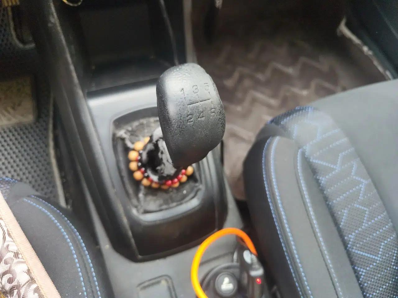 Baojun 310 2016 1.2L manual Comfort trim level — миниатюра 14