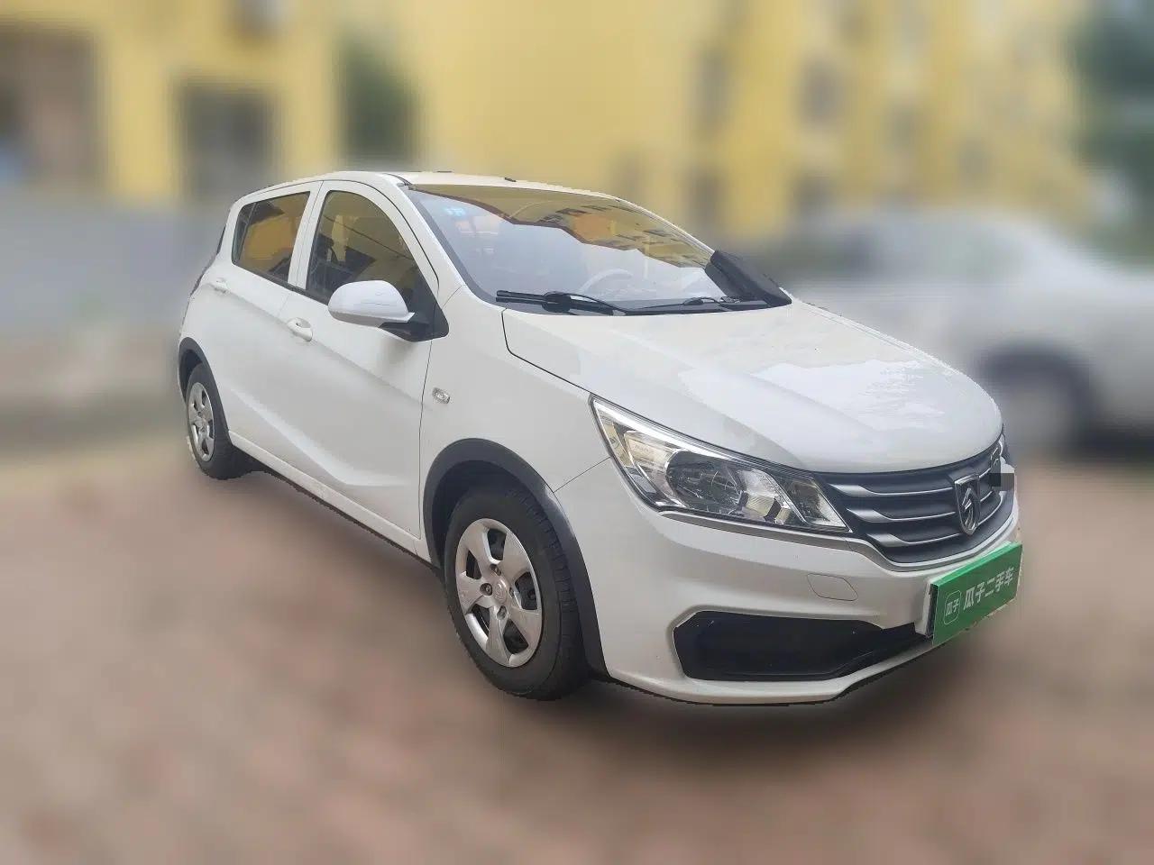 Baojun 310 2016 1.2L manual Comfort trim level — миниатюра 3