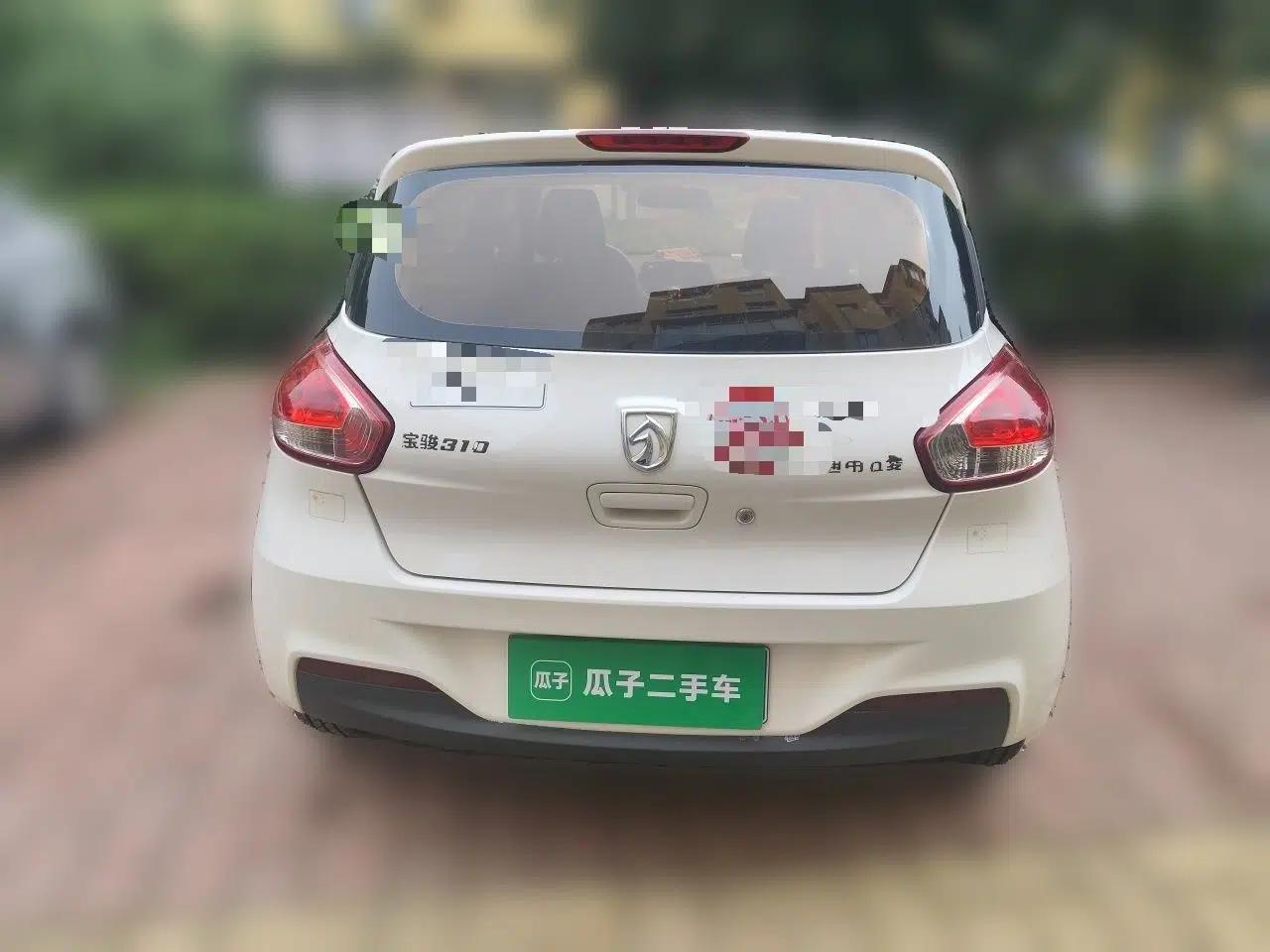 Baojun 310 2016 1.2L manual Comfort trim level — миниатюра 5