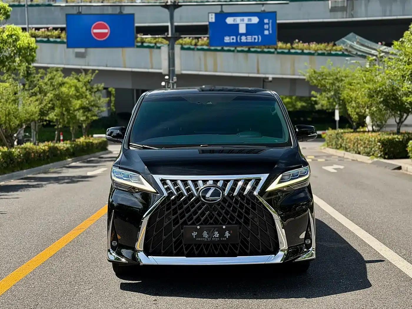 Lexus LM 2020 300h 7-Seat Elegant Edition — миниатюра 2