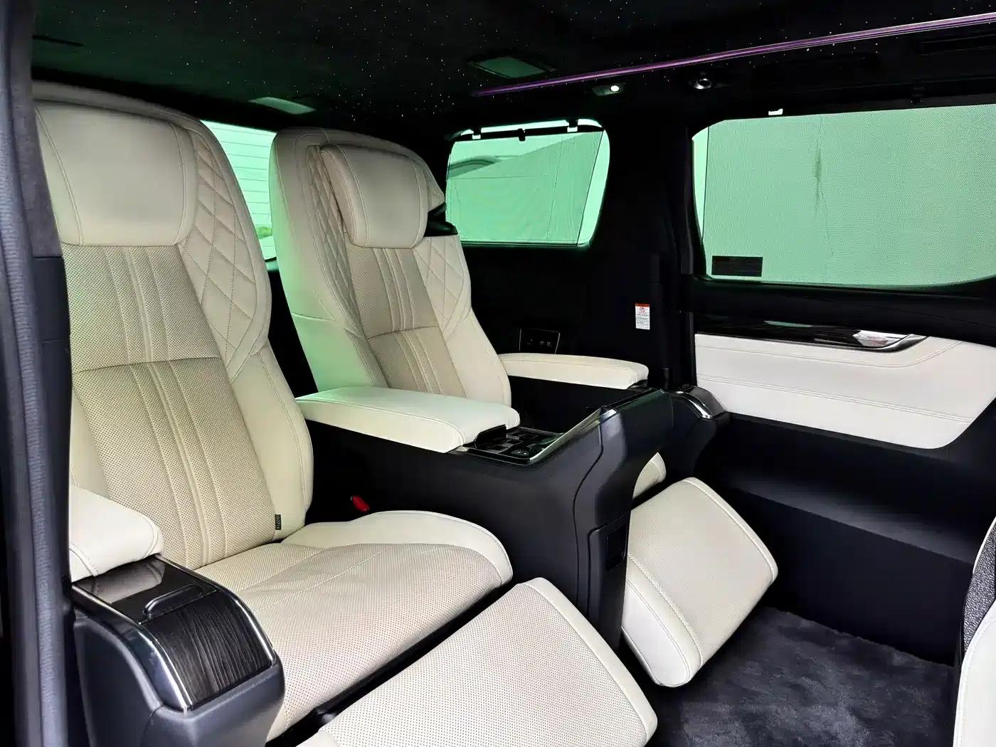 Lexus LM 2020 300h Four-Seat Executive Edition — миниатюра 4