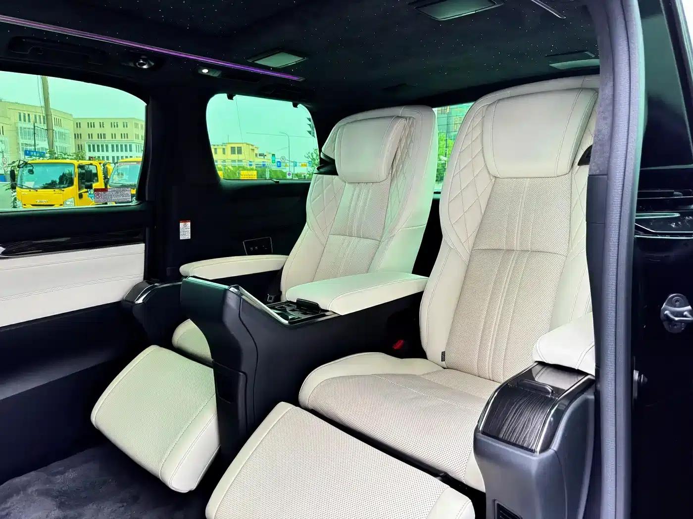 Lexus LM 2020 300h Four-Seat Executive Edition — миниатюра 5