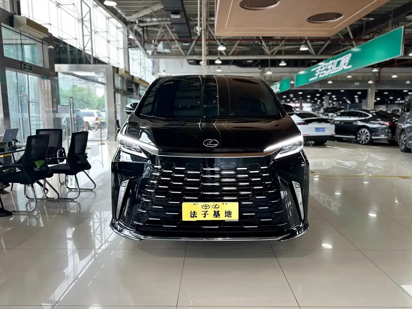 Lexus LM 2023 350h 7-Seat Elegant Edition — миниатюра 2