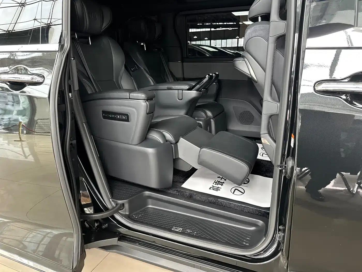 Lexus LM 2023 350h 7-Seat Elegant Edition — миниатюра 21