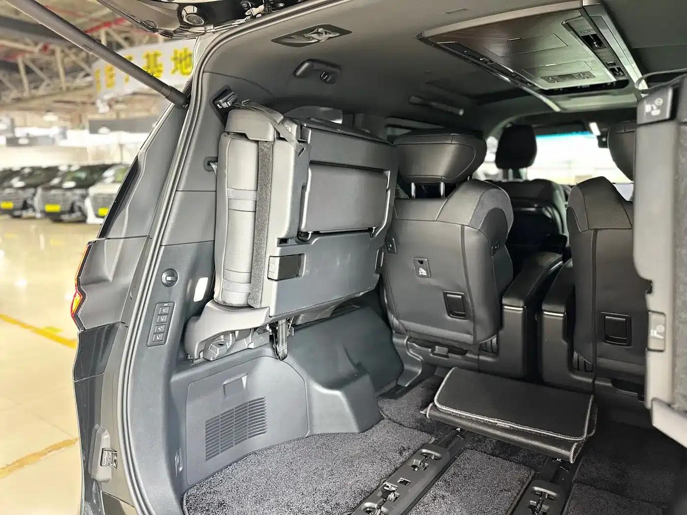 Lexus LM 2023 350h 7-Seat Elegant Edition — миниатюра 22
